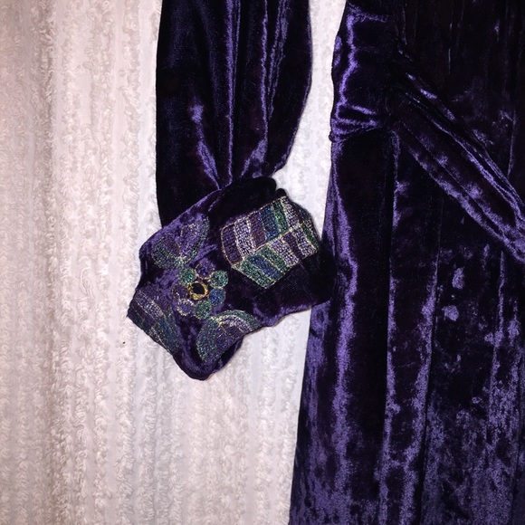 COPY - SOFT SURROUNDINGS velvet robe - Picture 5 of 11